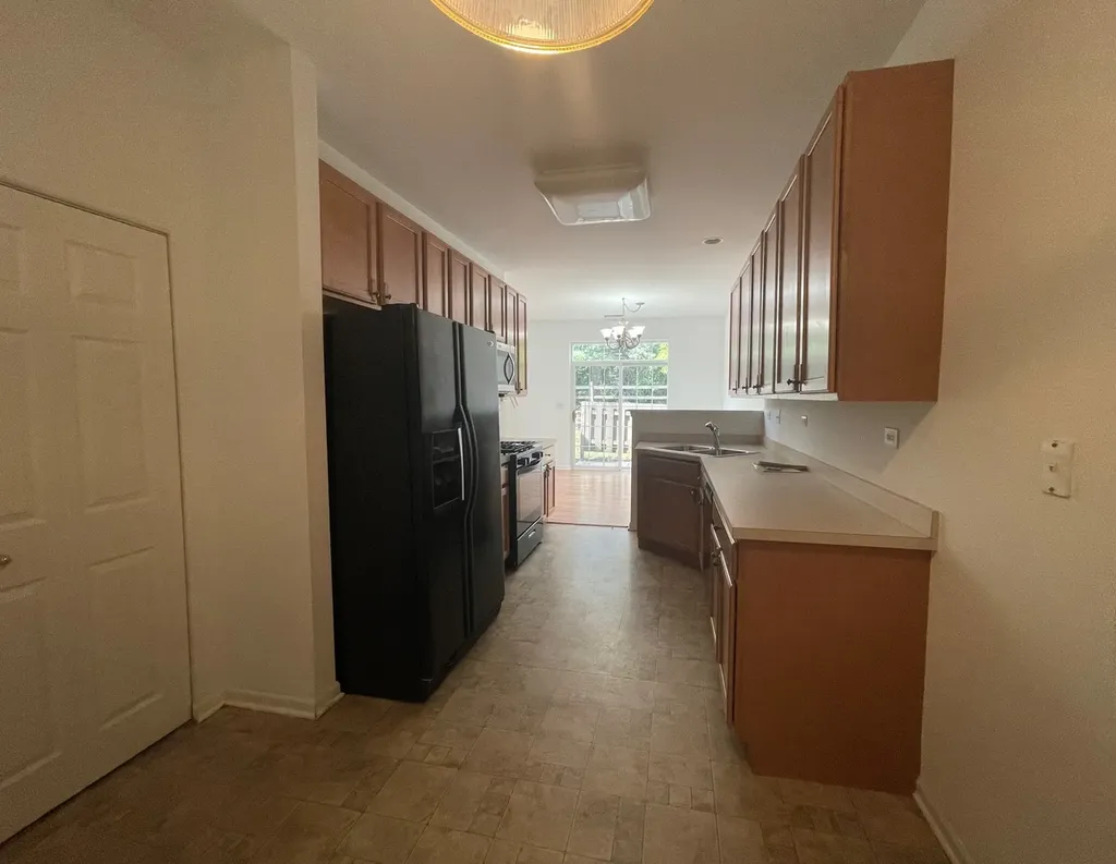 2516 Hillsboro Boulevard Aurora IL 60503