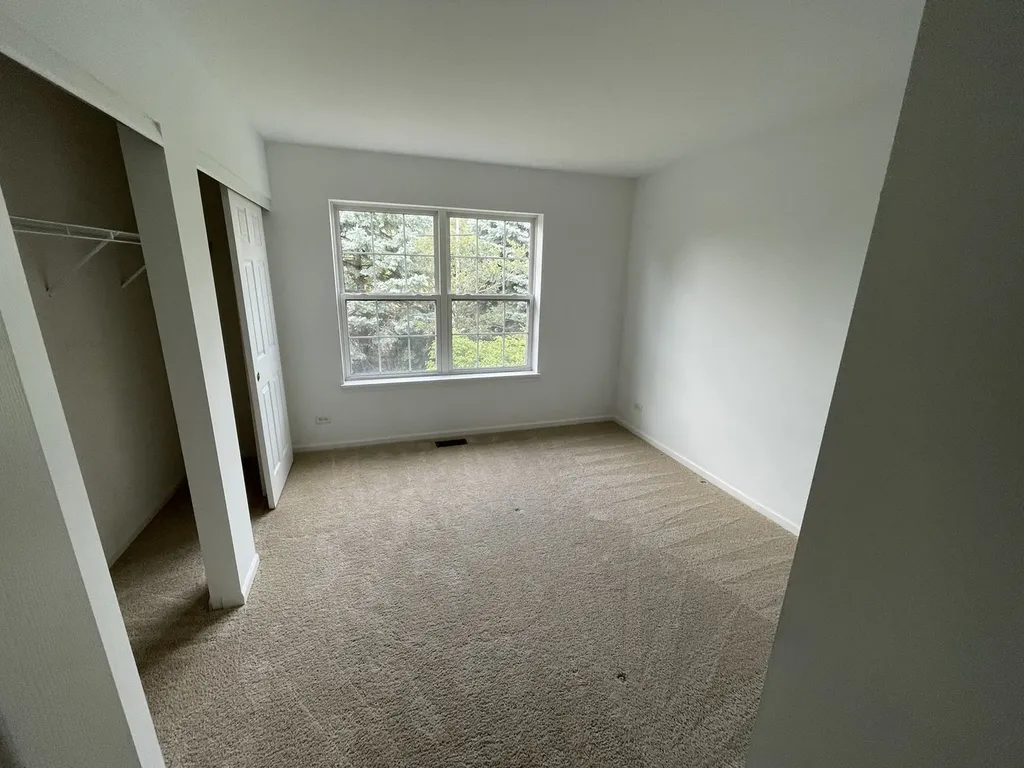 2516 Hillsboro Boulevard Aurora IL 60503