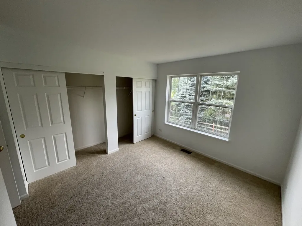 2516 Hillsboro Boulevard Aurora IL 60503