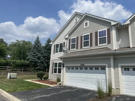 2516 Hillsboro Boulevard Aurora IL 60503
