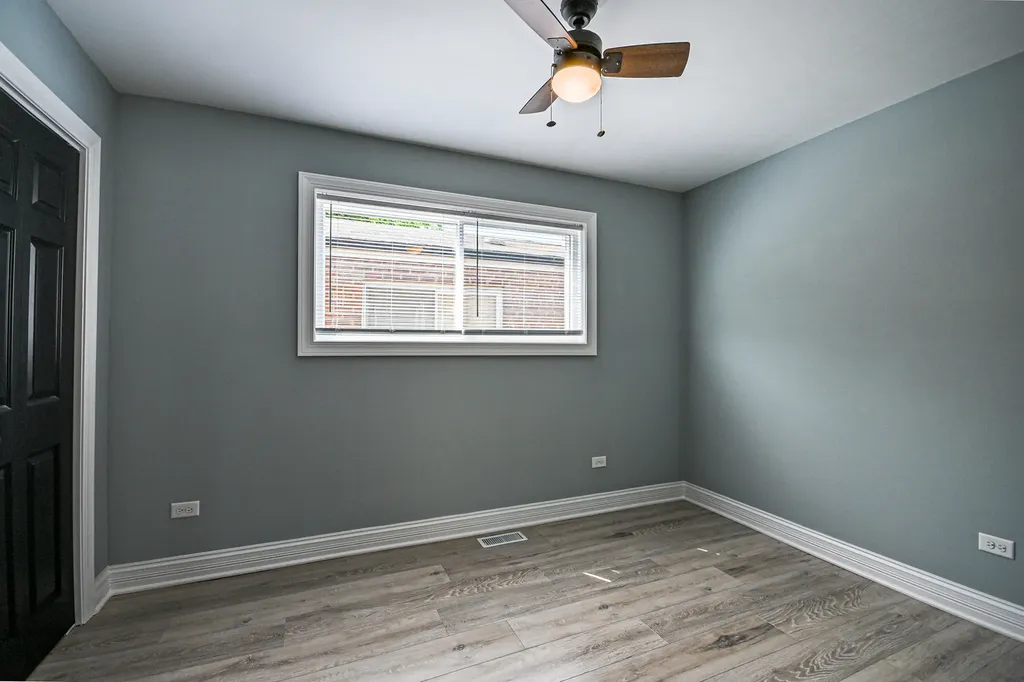 1237 East 95th Street Chicago IL 60628