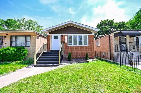 1237 East 95th Street Chicago IL 60628