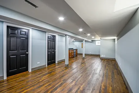 1237 East 95th Street Chicago IL 60628