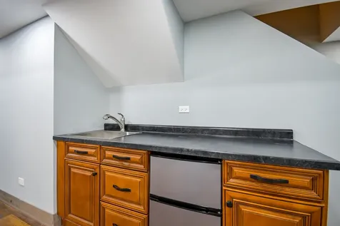 1237 East 95th Street Chicago IL 60628