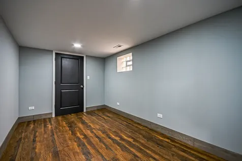 1237 East 95th Street Chicago IL 60628