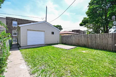 1237 East 95th Street Chicago IL 60628