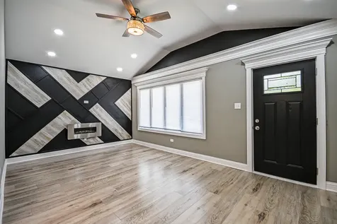 1237 East 95th Street Chicago IL 60628