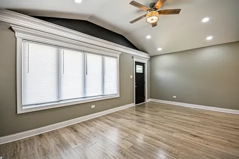 1237 East 95th Street Chicago IL 60628
