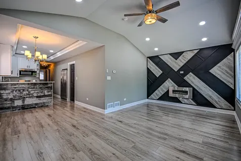1237 East 95th Street Chicago IL 60628