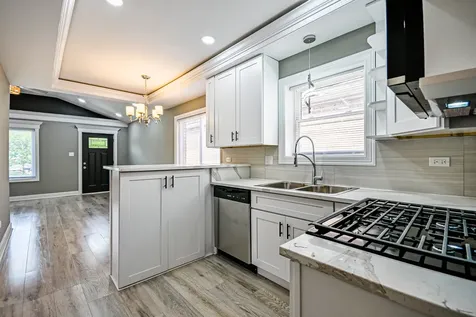 1237 East 95th Street Chicago IL 60628