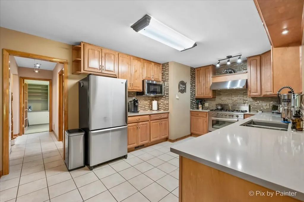 4N260 Walter Road Addison IL 60101