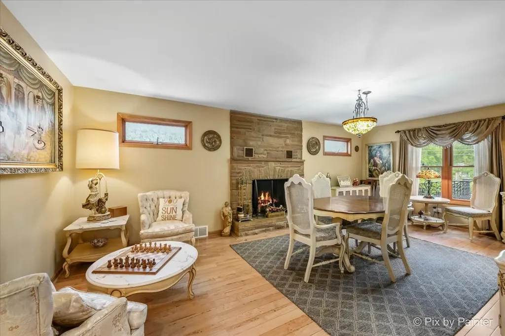 4N260 Walter Road Addison IL 60101