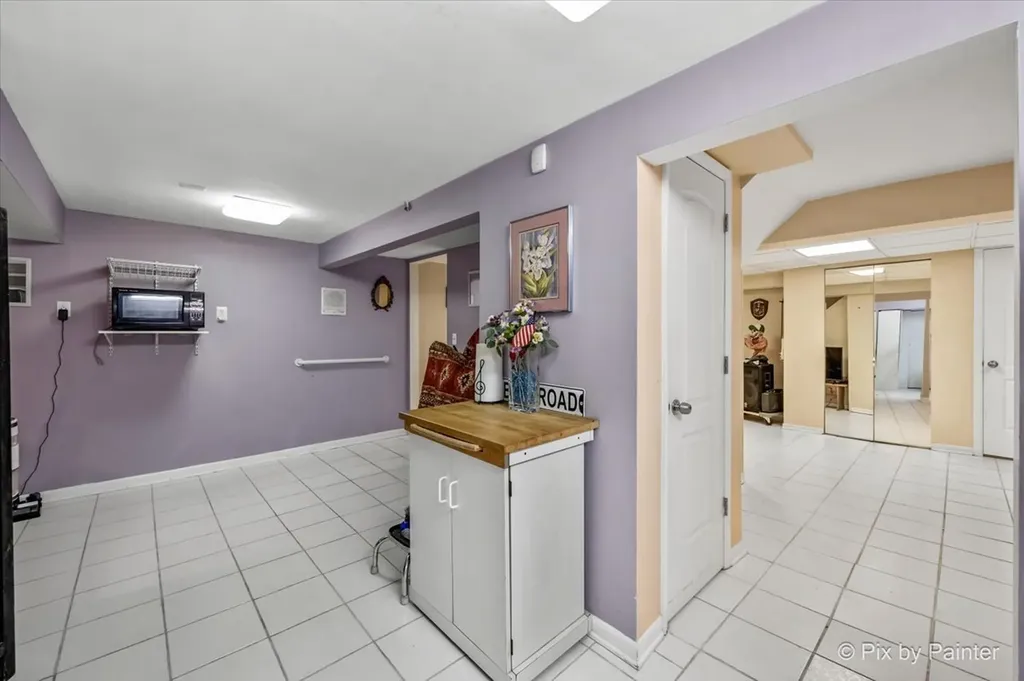 4N260 Walter Road Addison IL 60101