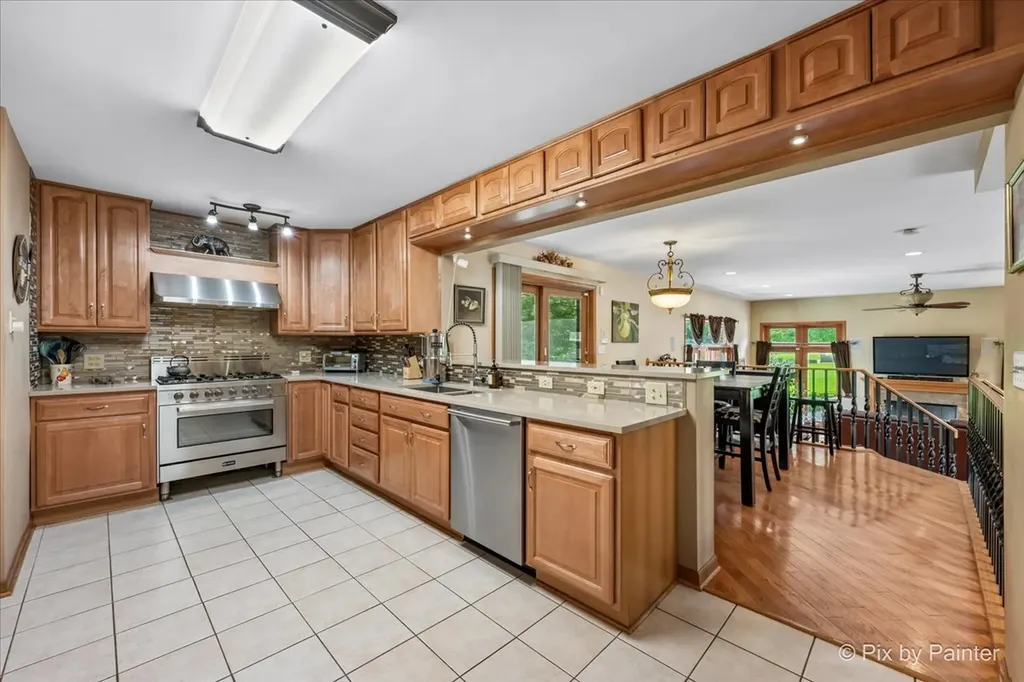 4N260 Walter Road Addison IL 60101