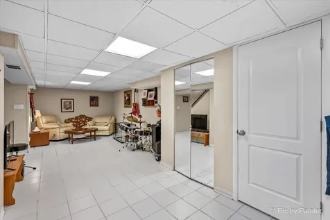 4N260 Walter Road Addison IL 60101