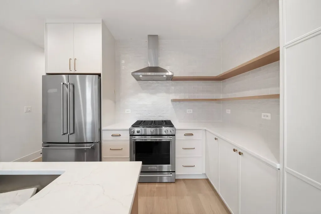1931 South Jefferson Street Chicago IL 60616