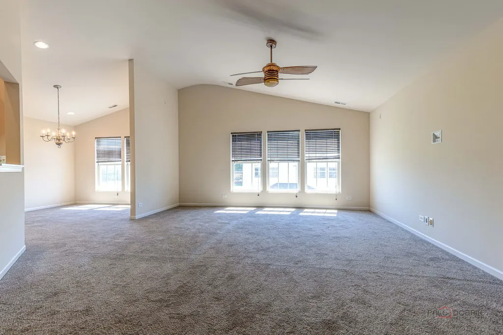 24852 West Gates Lane Plainfield IL 60585