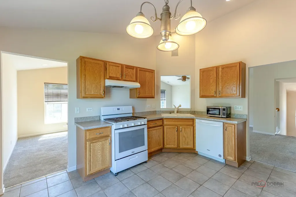 24852 West Gates Lane Plainfield IL 60585