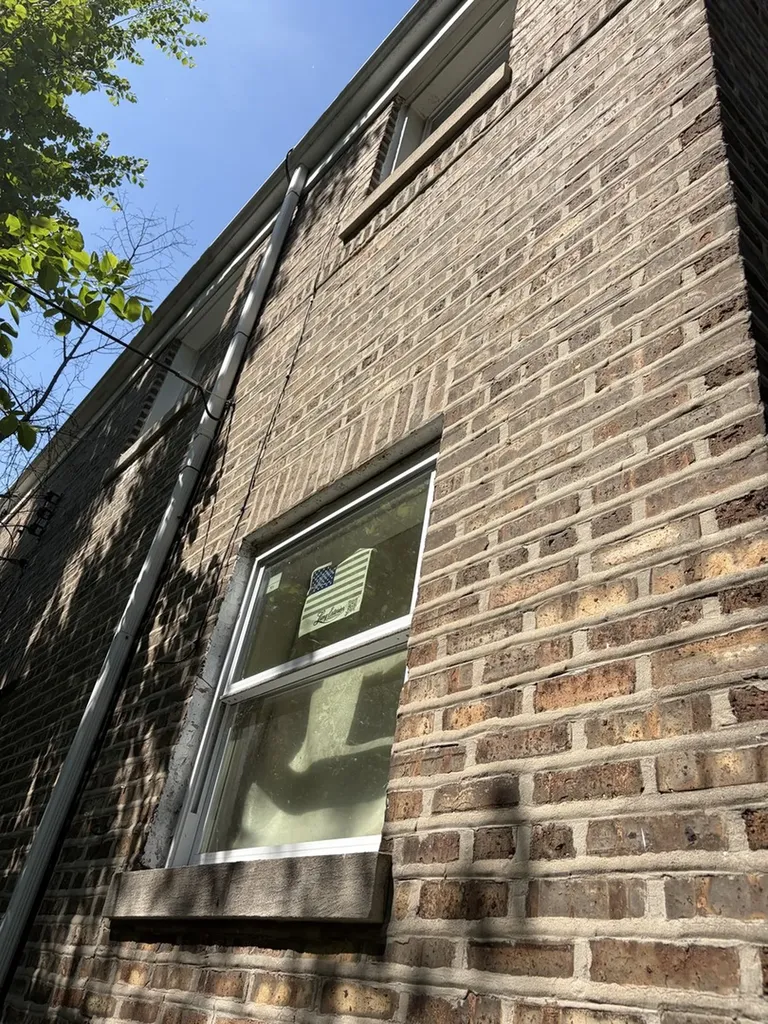 9815 South Clyde Avenue Chicago IL 60617