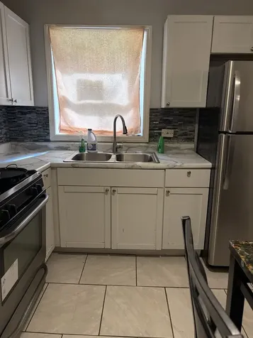 9815 South Clyde Avenue Chicago IL 60617