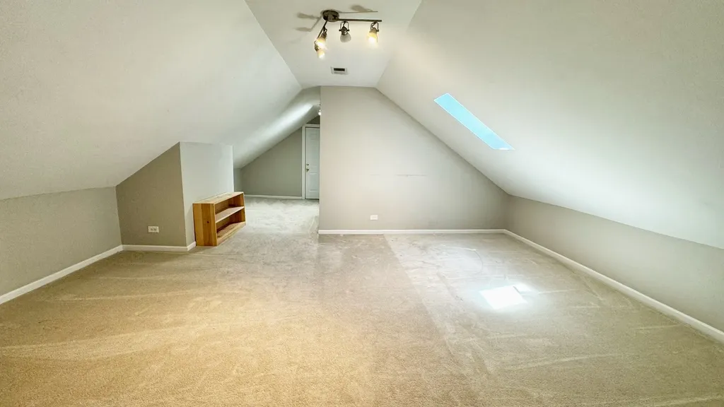 2115 West Wellington Avenue Chicago IL 60618