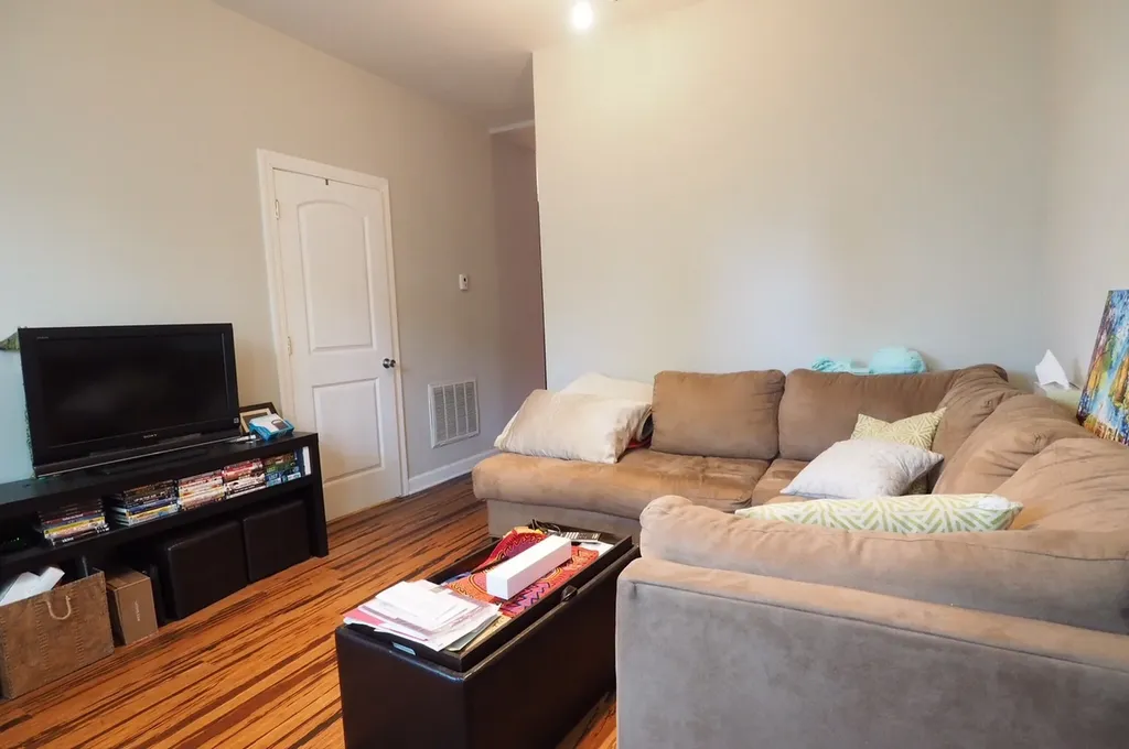 2115 West Wellington Avenue Chicago IL 60618