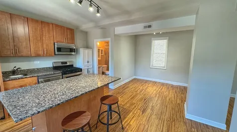 2115 West Wellington Avenue Chicago IL 60618