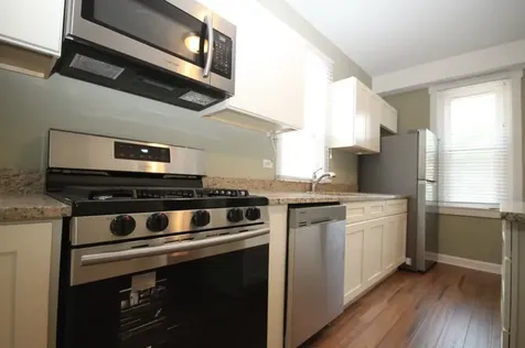 2115 West Wellington Avenue Chicago IL 60618