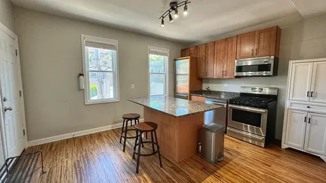 2115 West Wellington Avenue Chicago IL 60618