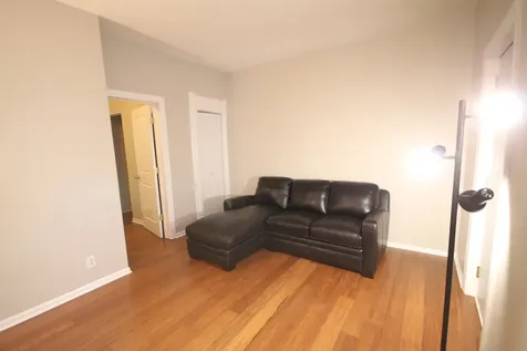 2115 West Wellington Avenue Chicago IL 60618