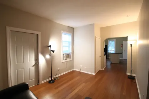 2115 West Wellington Avenue Chicago IL 60618