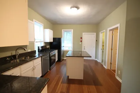 2115 West Wellington Avenue Chicago IL 60618