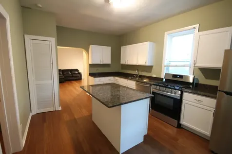 2115 West Wellington Avenue Chicago IL 60618