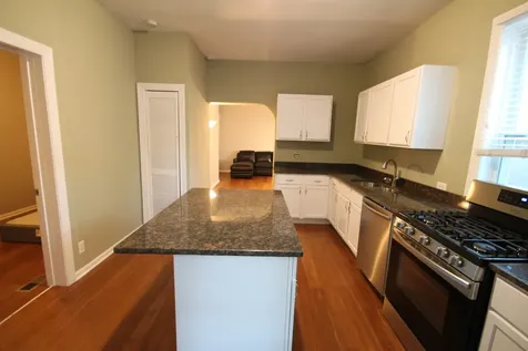 2115 West Wellington Avenue Chicago IL 60618
