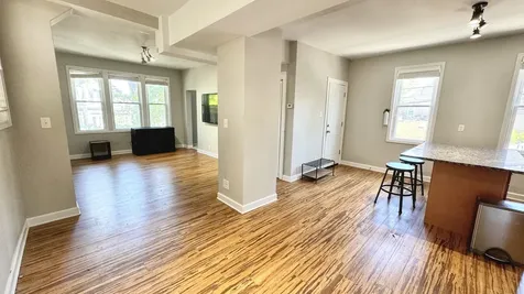 2115 West Wellington Avenue Chicago IL 60618