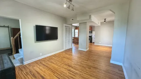 2115 West Wellington Avenue Chicago IL 60618