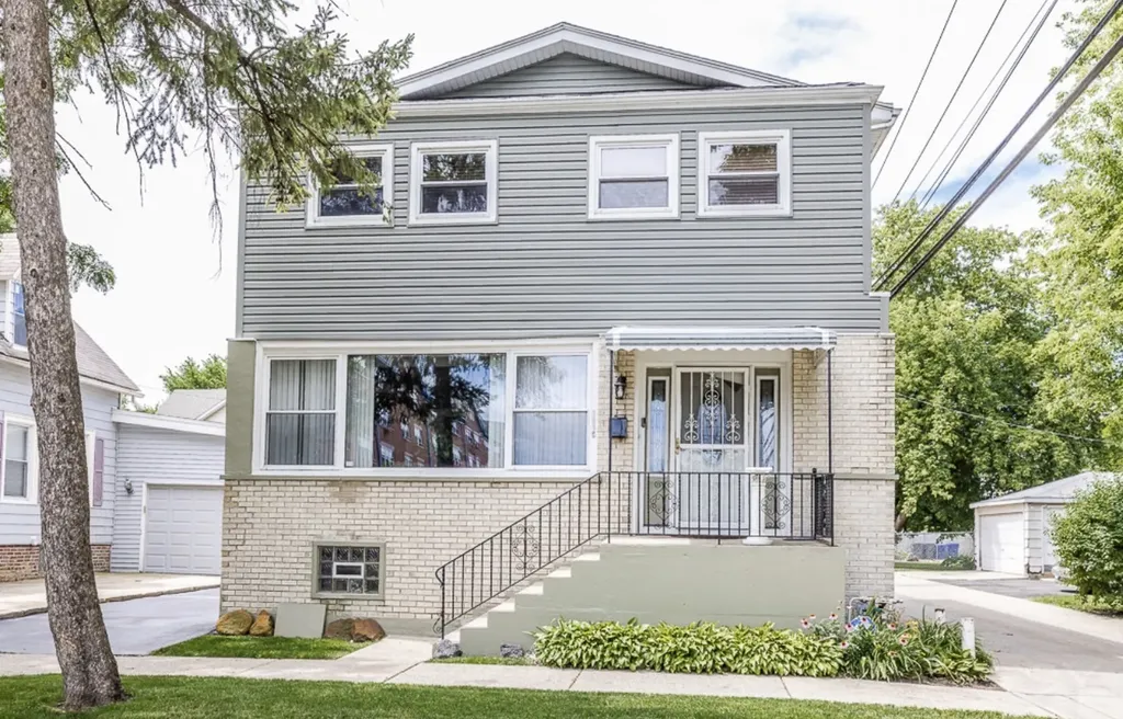 1910 Dewey Avenue Evanston IL 60201