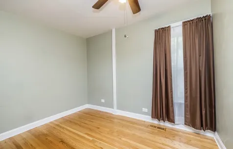 1910 Dewey Avenue Evanston IL 60201