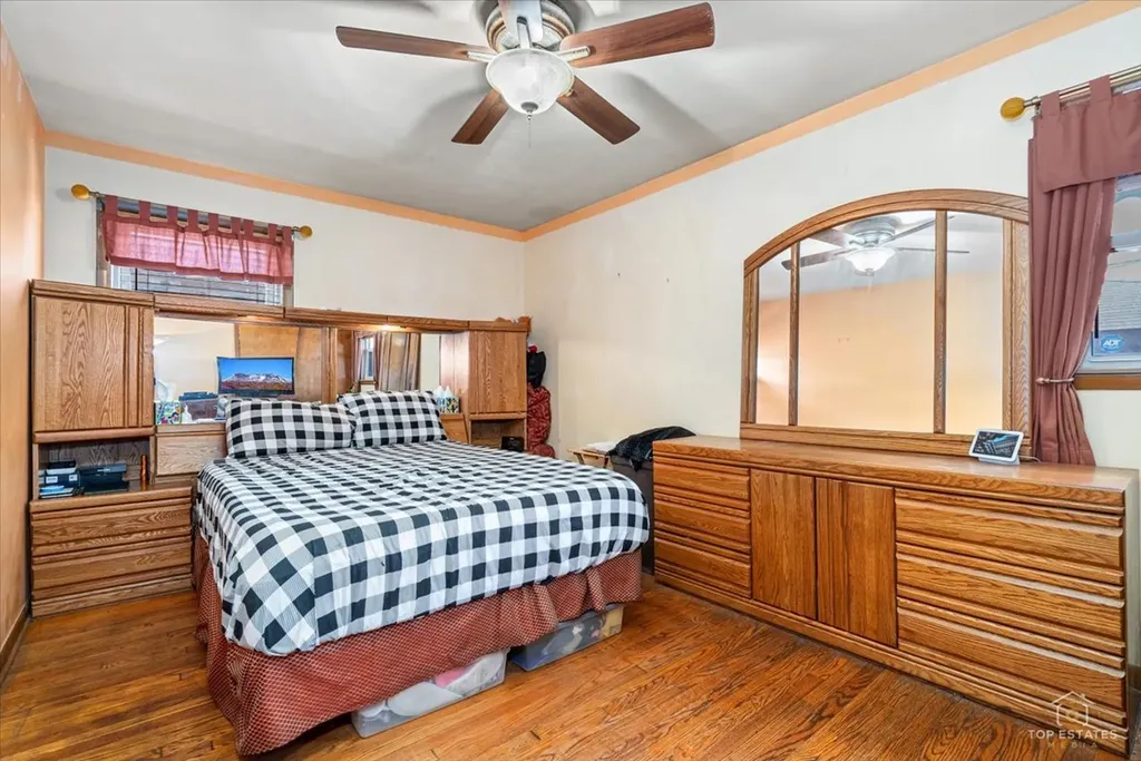 3437 West 84th Place Chicago IL 60652
