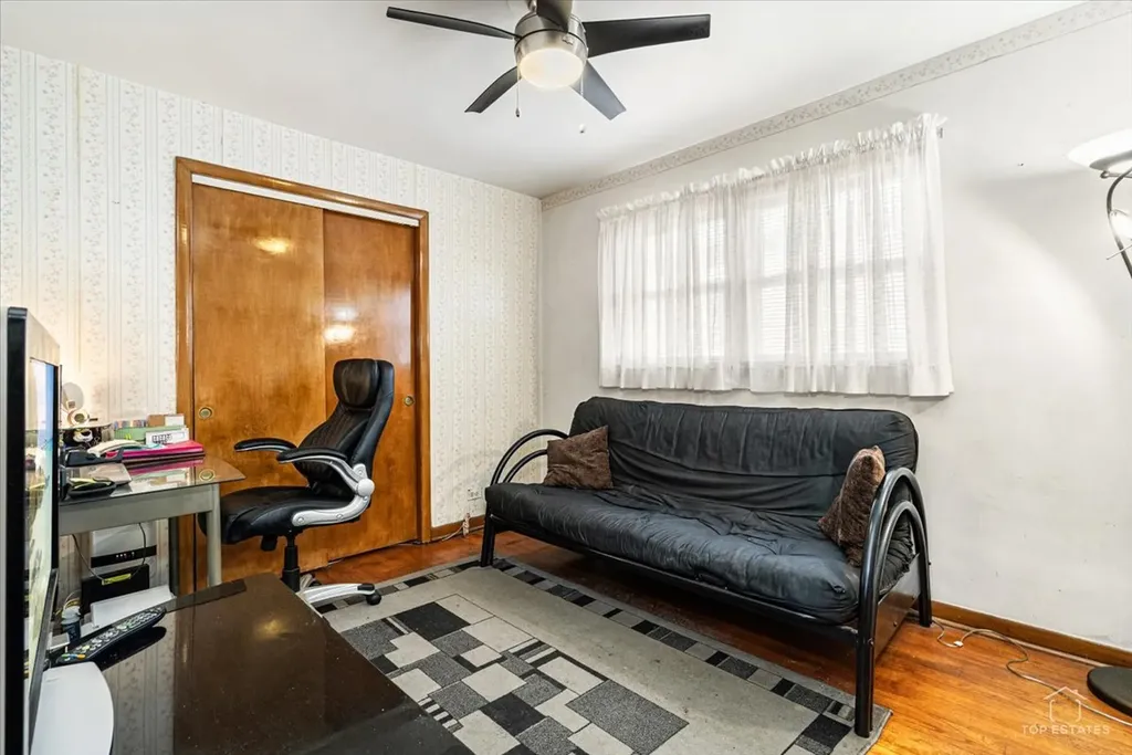 3437 West 84th Place Chicago IL 60652