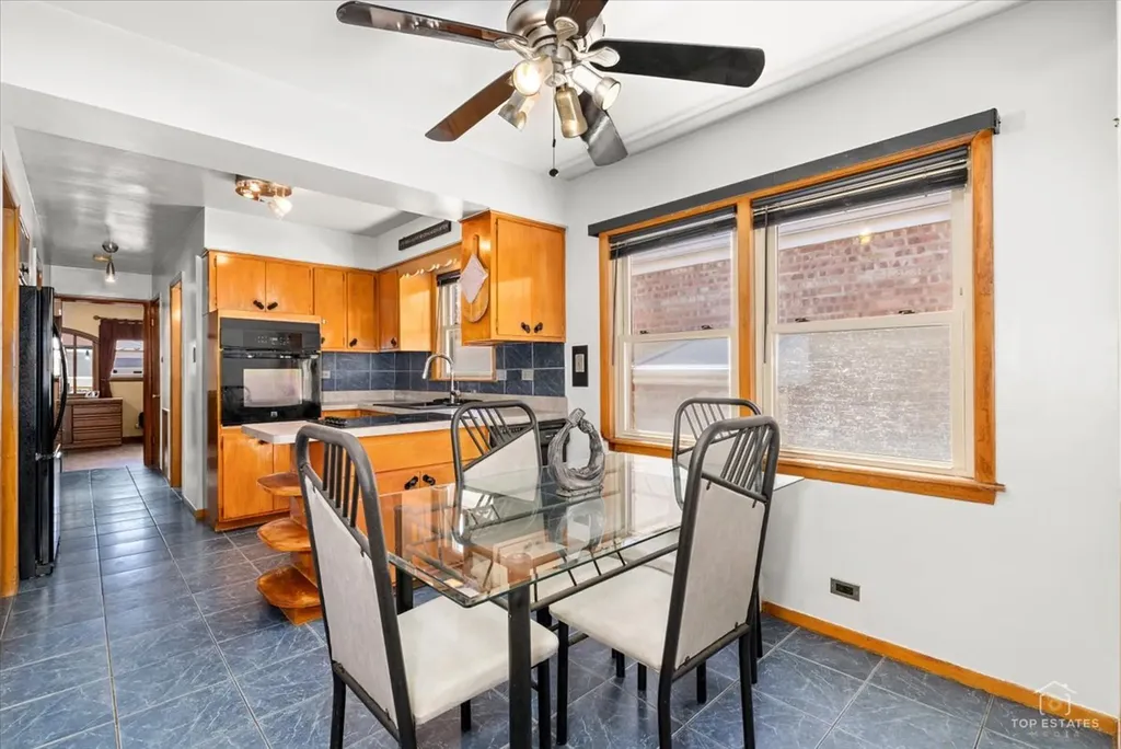 3437 West 84th Place Chicago IL 60652