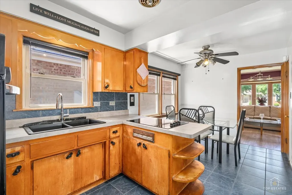 3437 West 84th Place Chicago IL 60652