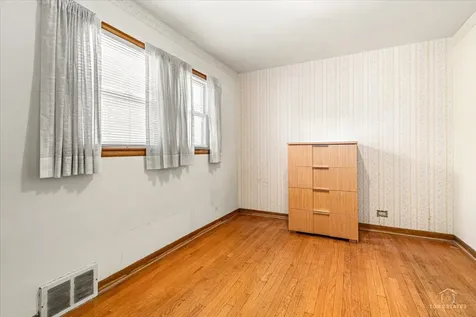 3437 West 84th Place Chicago IL 60652