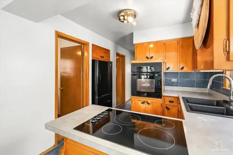 3437 West 84th Place Chicago IL 60652