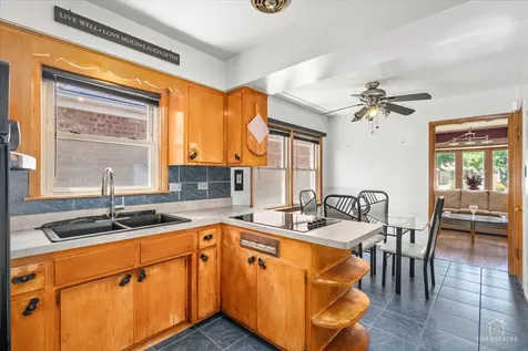 3437 West 84th Place Chicago IL 60652