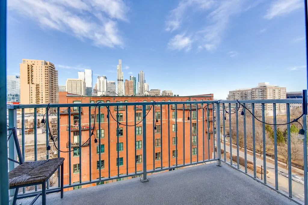 1600 South Indiana Avenue Chicago IL 60616