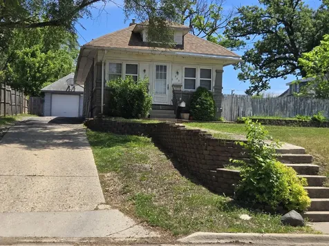 953 Elizabeth Street Elgin IL 60120