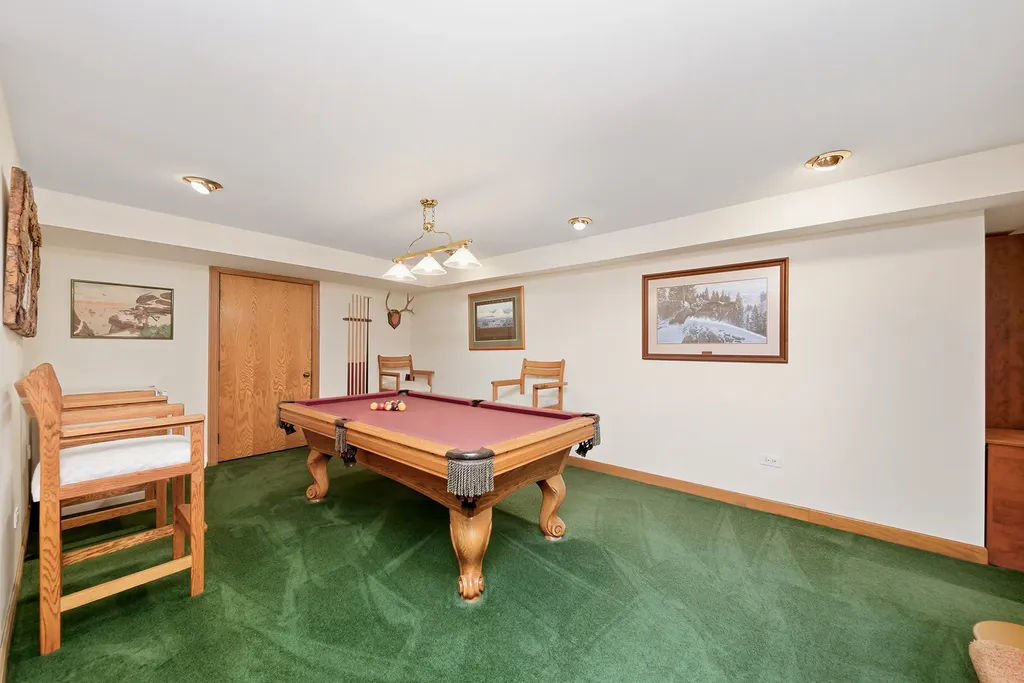 607 Berkshire Court Downers Grove IL 60516