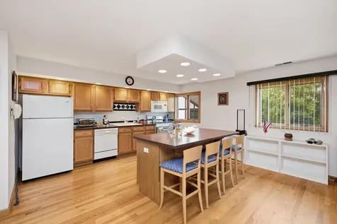 607 Berkshire Court Downers Grove IL 60516