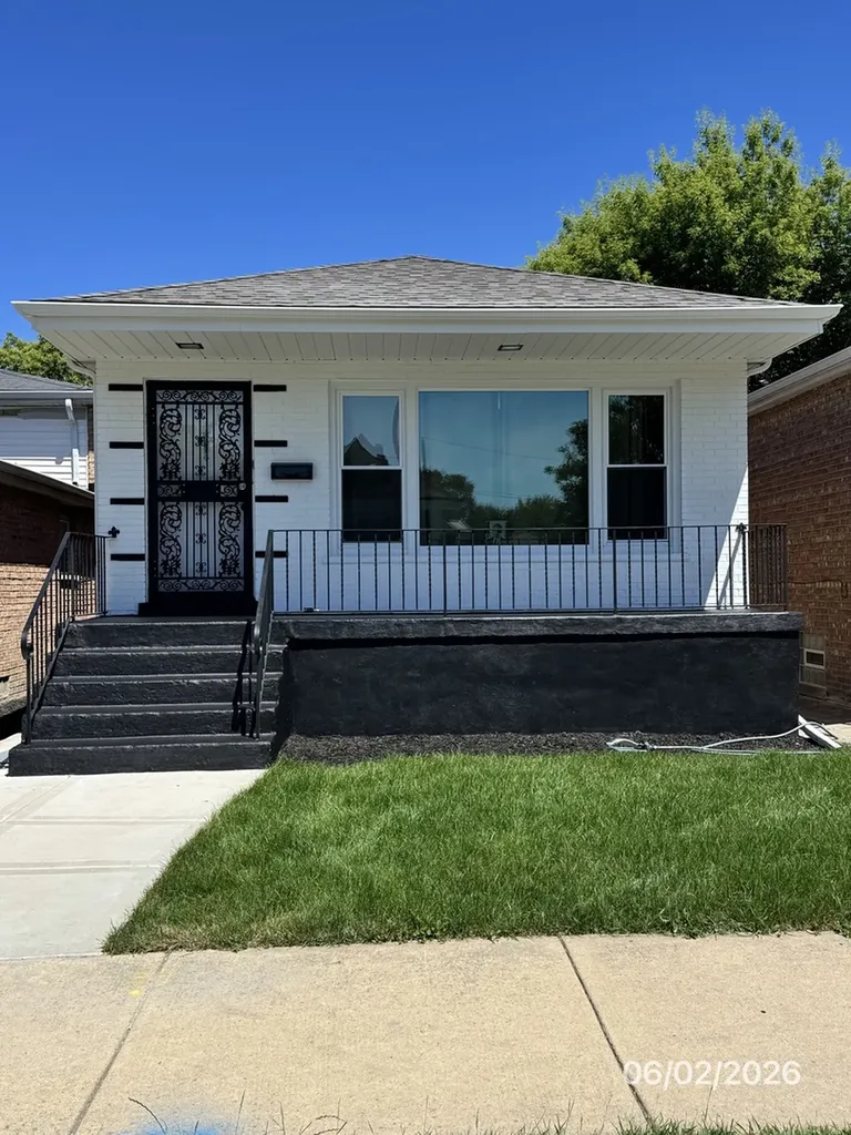 7349 South Honore Street Chicago IL 60636